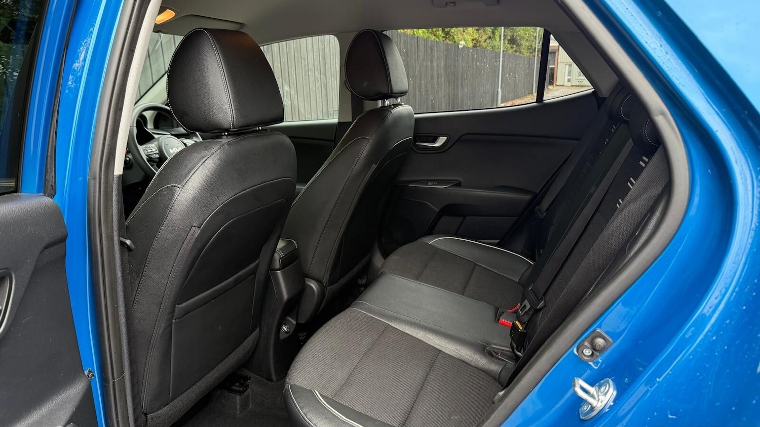 Used Kia Stonic 2023 for sale - 76622967: Photo 30