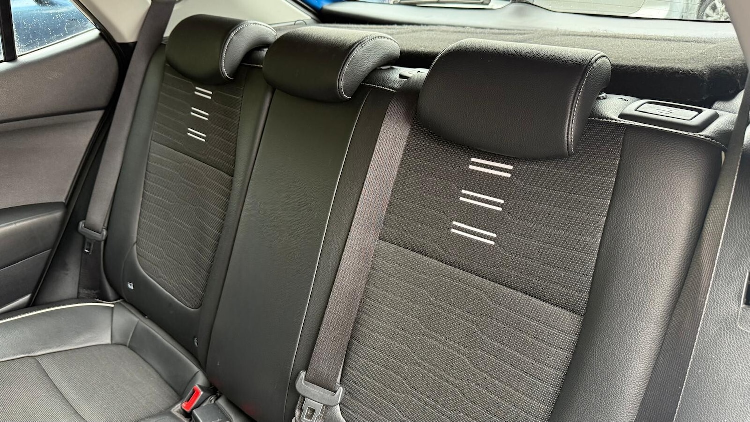 Used Kia Stonic 2023 for sale - 76622967: Photo 31