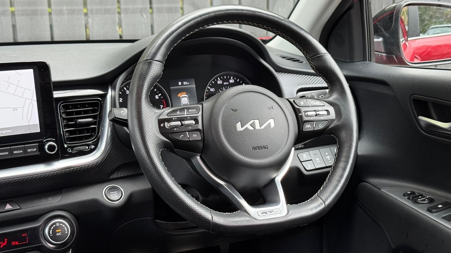 Used Kia Stonic 2023 for sale - 76622960: Photo 17