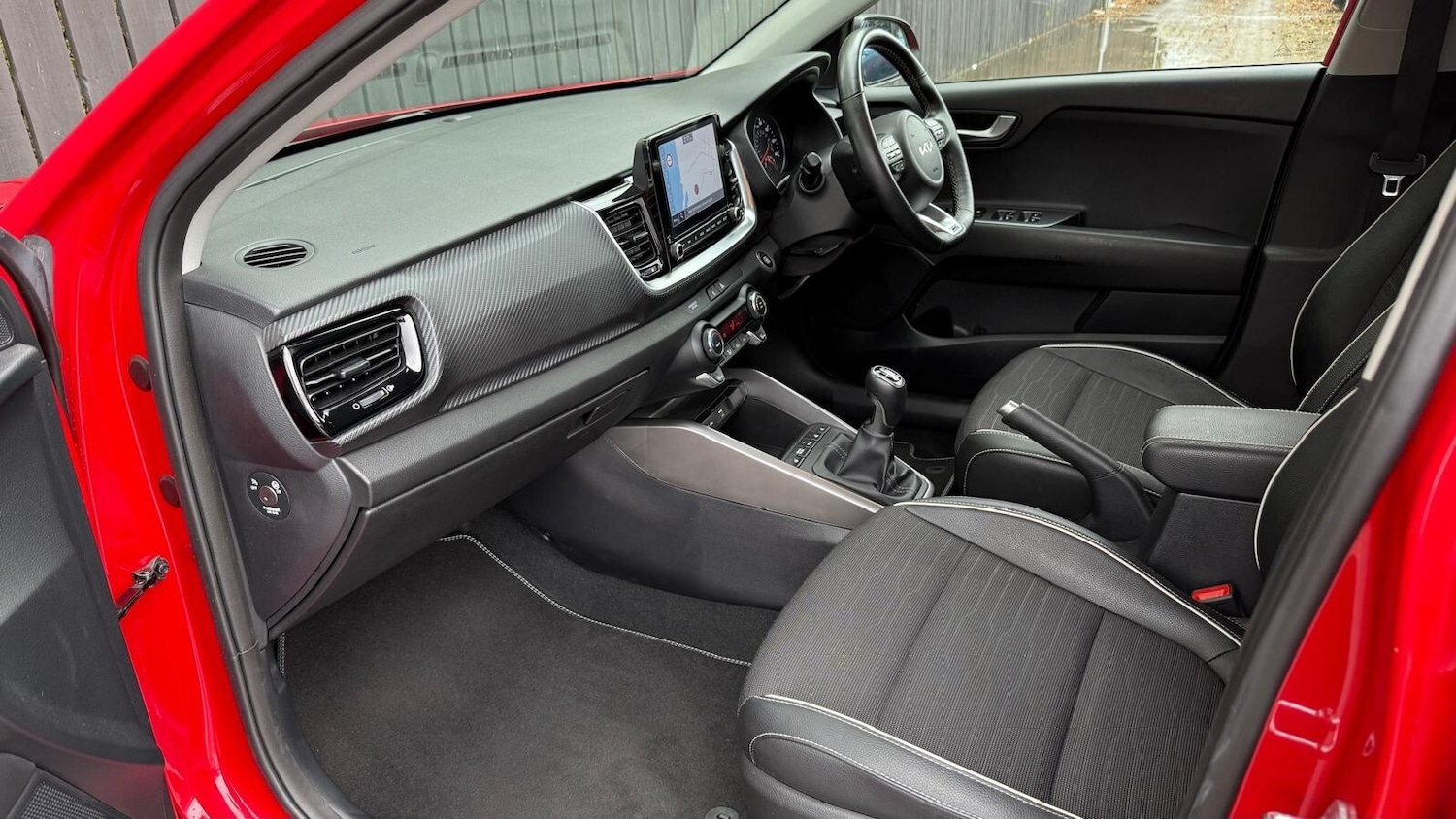 Used Kia Stonic 2023 for sale - 76622960: Photo 26