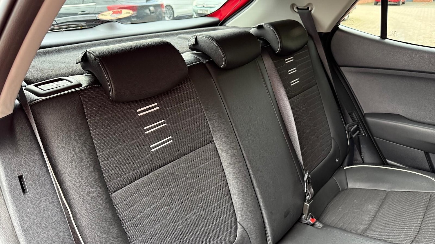 Used Kia Stonic 2023 for sale - 76622960: Photo 29