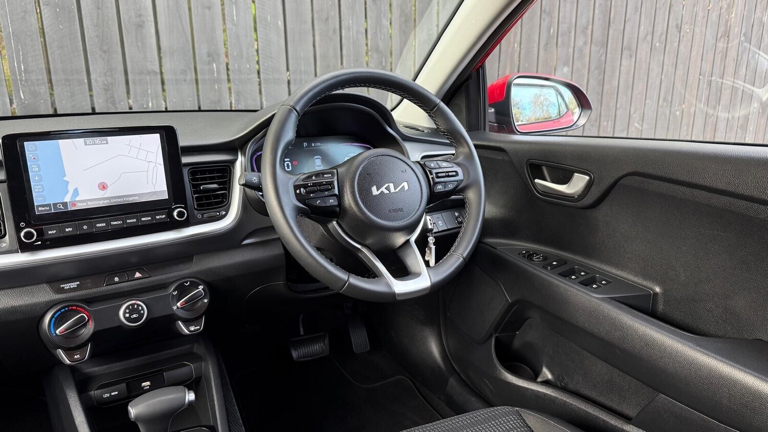 Used Kia Stonic 2024 for sale - 76622978: Photo 16