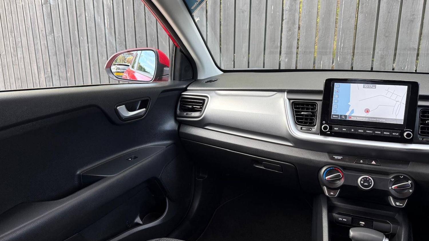 Used Kia Stonic 2024 for sale - 76622978: Photo 21