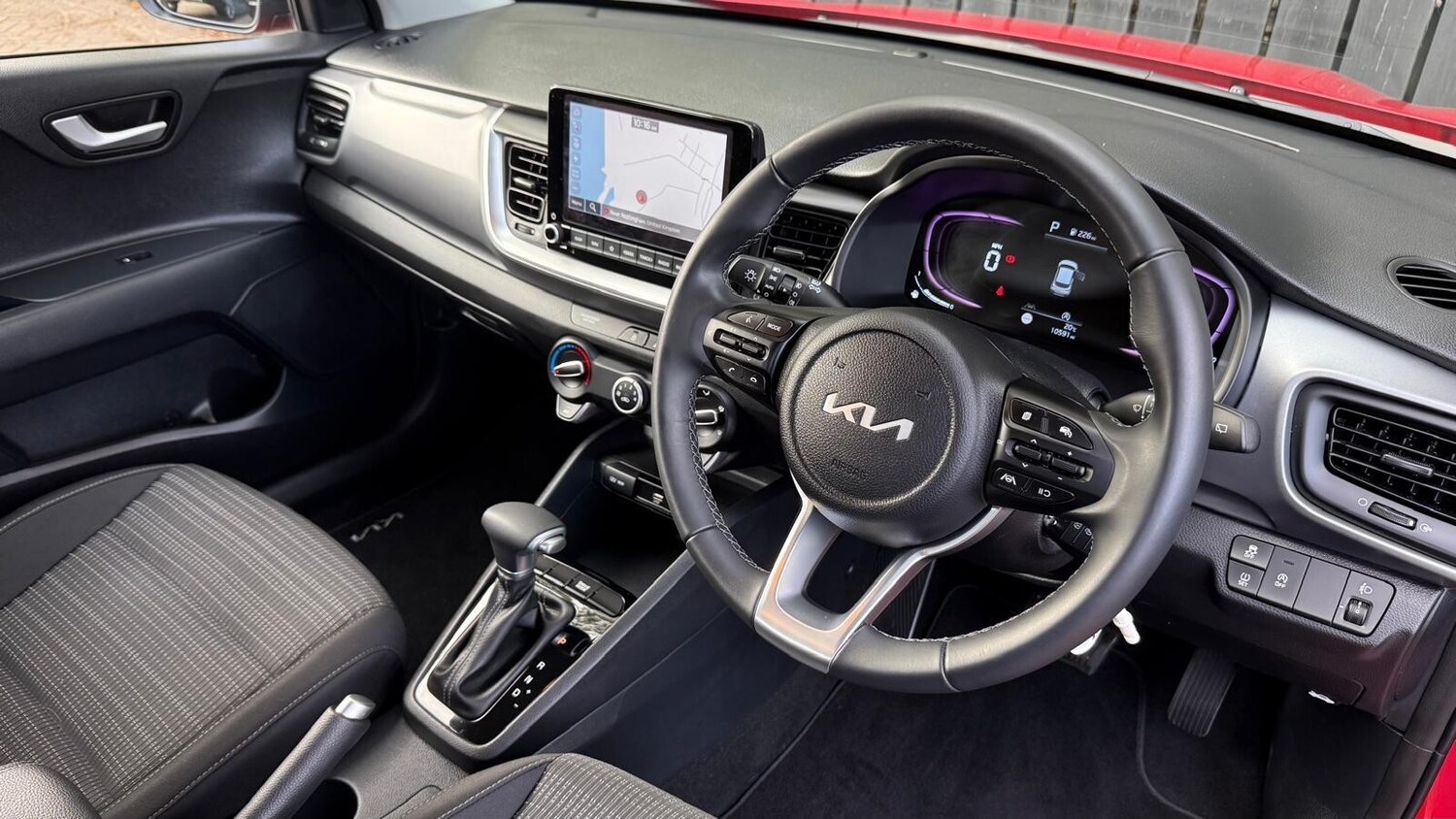 Used Kia Stonic 2024 for sale - 76622978: Photo 22