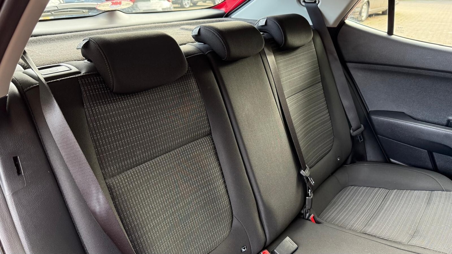 Used Kia Stonic 2024 for sale - 76622978: Photo 29