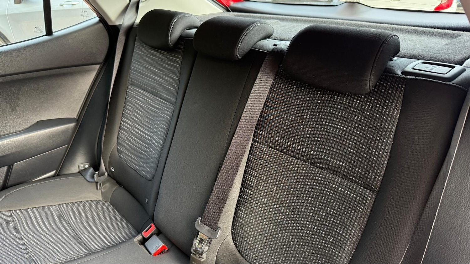 Used Kia Stonic 2024 for sale - 76622978: Photo 31