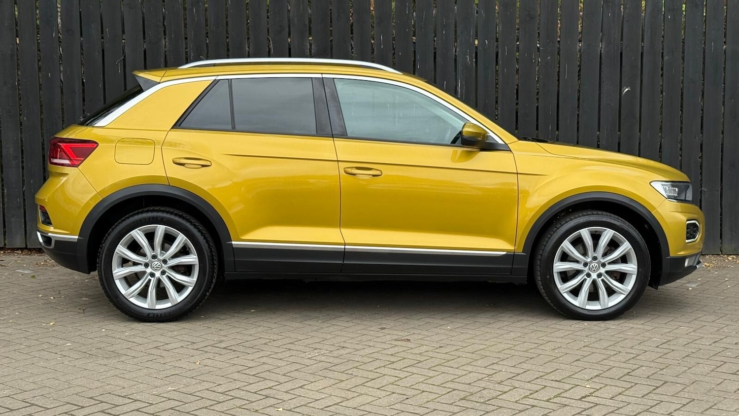 Used Volkswagen T-Roc 2018 for sale - 76622962: Photo 11
