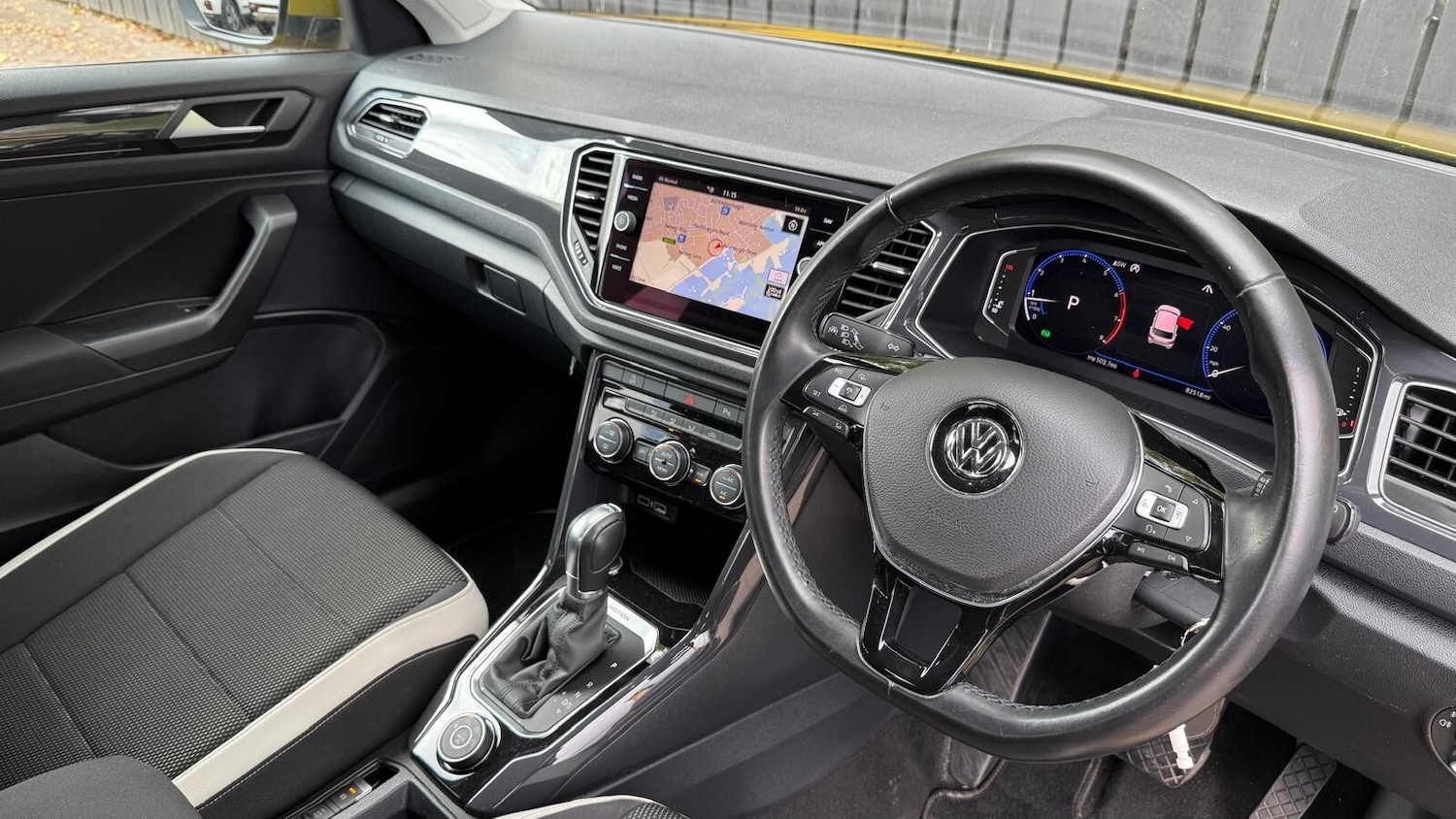 Used Volkswagen T-Roc 2018 for sale - 76622962: Photo 25
