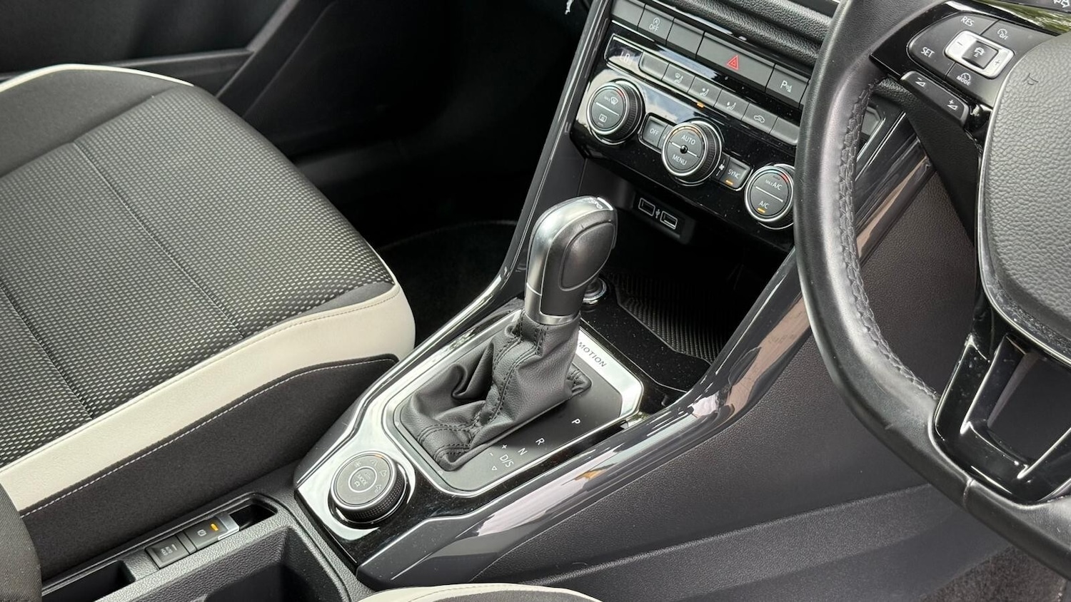 Used Volkswagen T-Roc 2018 for sale - 76622962: Photo 26