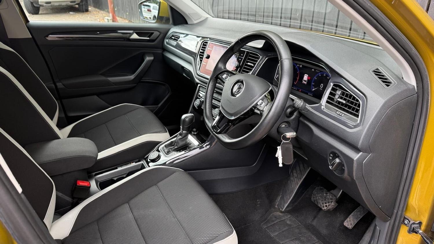 Used Volkswagen T-Roc 2018 for sale - 76622962: Photo 27