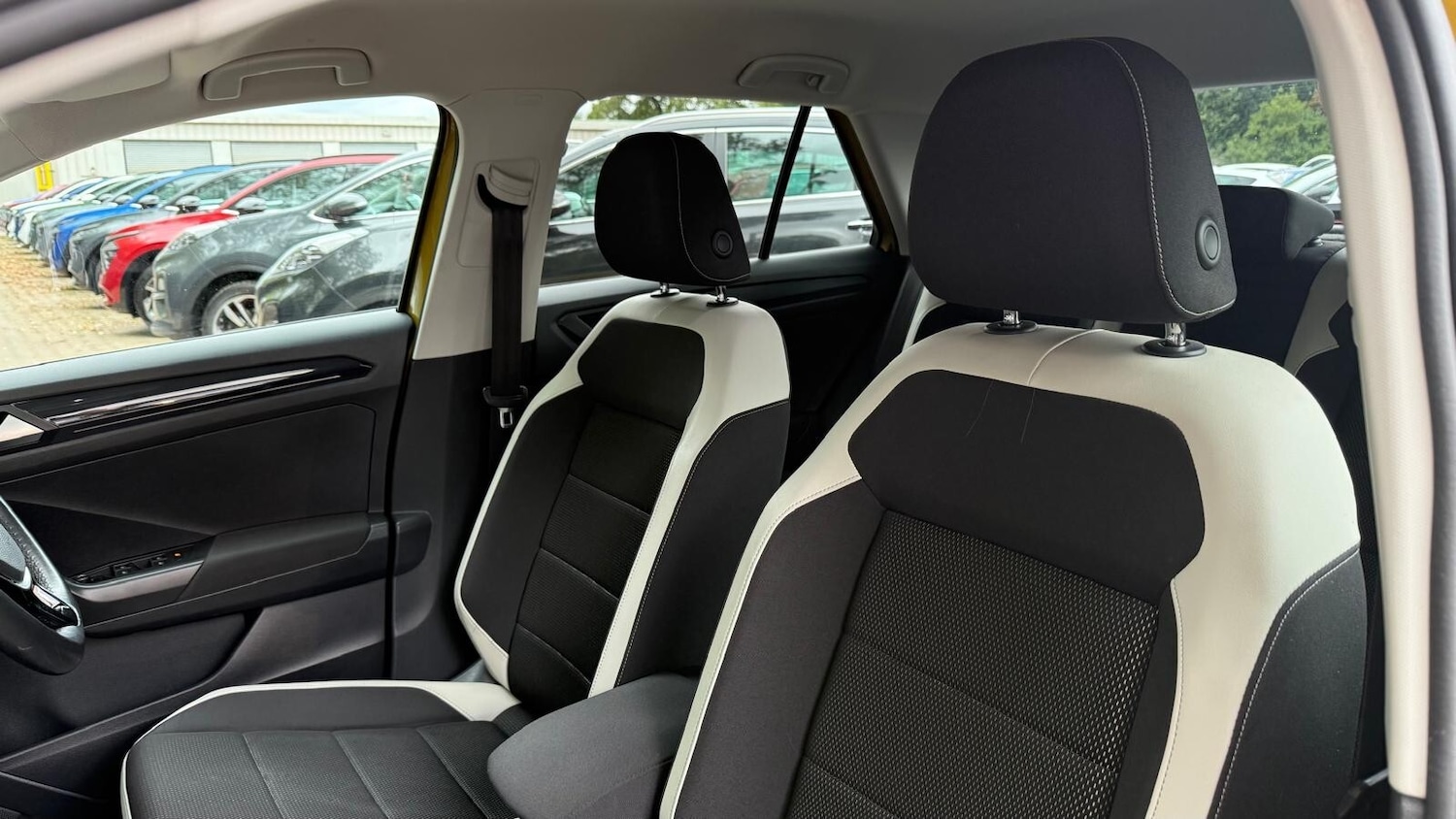 Used Volkswagen T-Roc 2018 for sale - 76622962: Photo 28