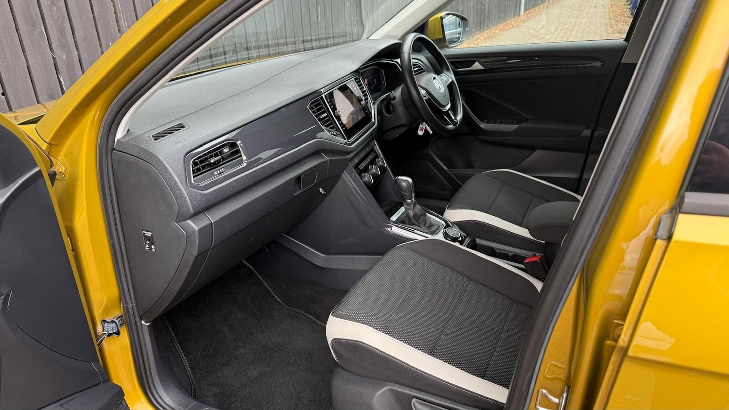 Used Volkswagen T-Roc 2018 for sale - 76622962: Photo 29