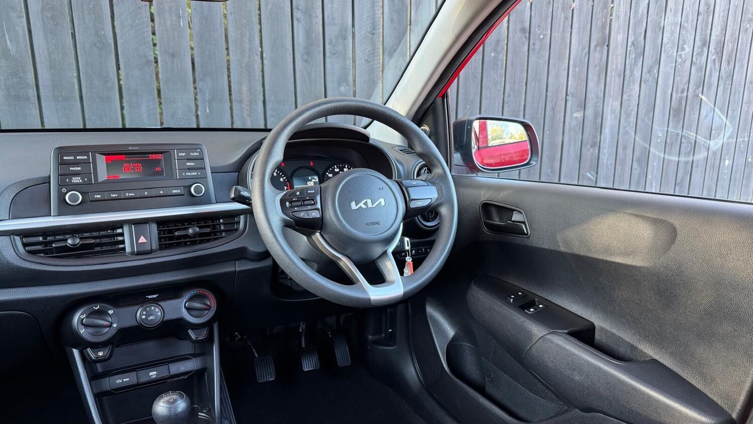 Used Kia Picanto 2022 for sale - 76652389: Photo 15