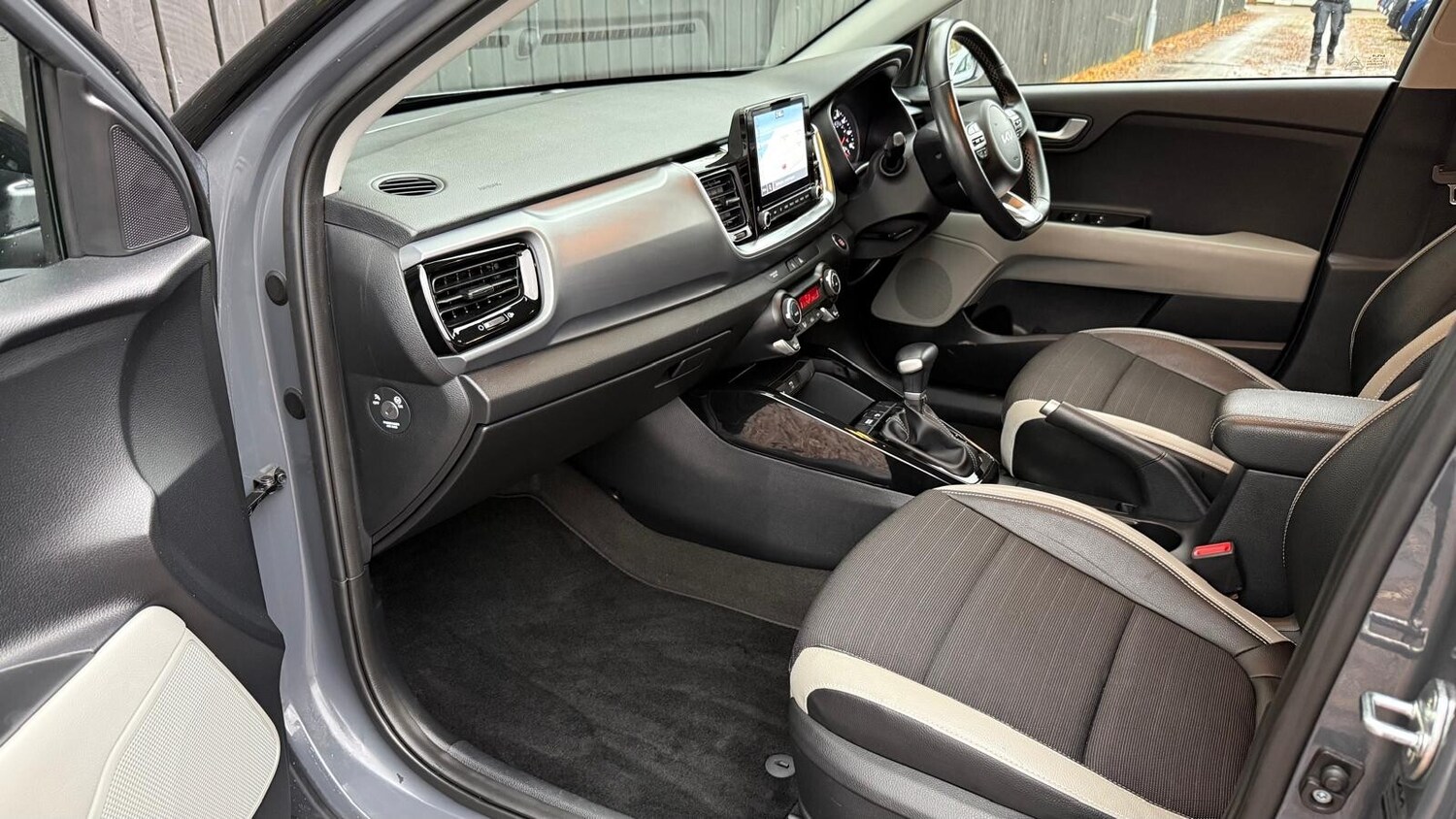 Used Kia Stonic 2022 for sale - 76623011: Photo 26