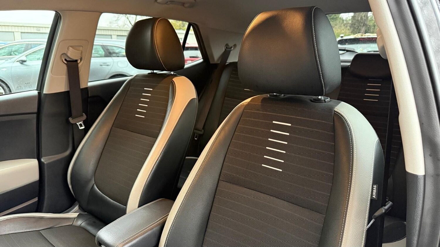 Used Kia Stonic 2022 for sale - 76623011: Photo 27