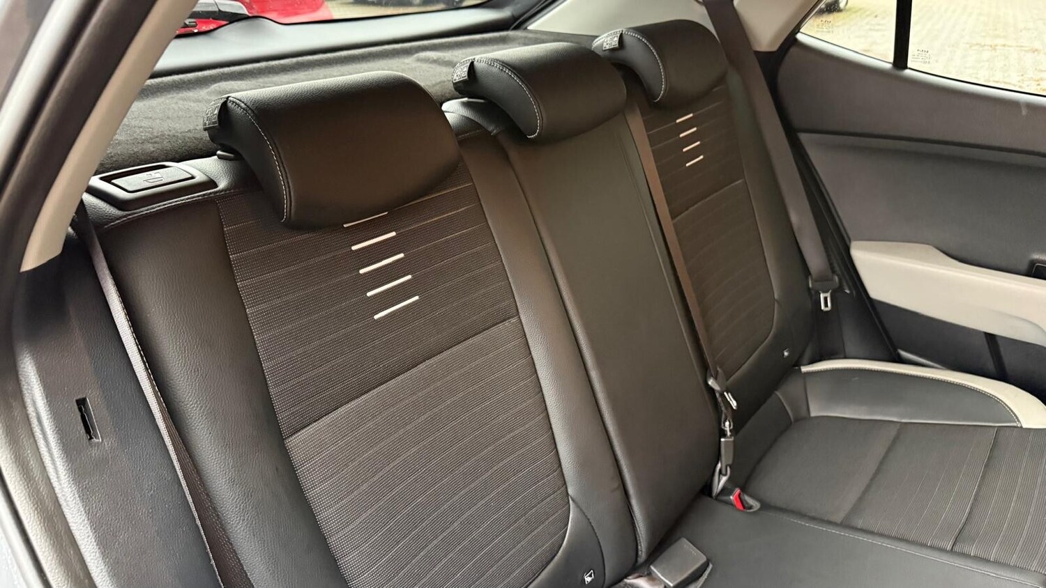 Used Kia Stonic 2022 for sale - 76623011: Photo 29