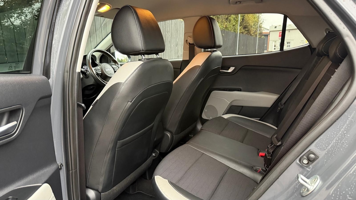 Used Kia Stonic 2022 for sale - 76623011: Photo 30