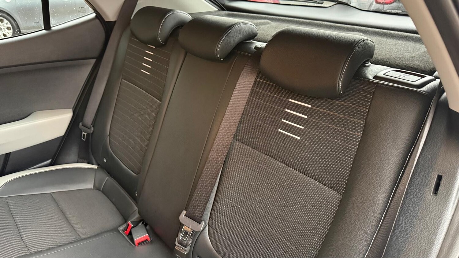 Used Kia Stonic 2022 for sale - 76623011: Photo 31