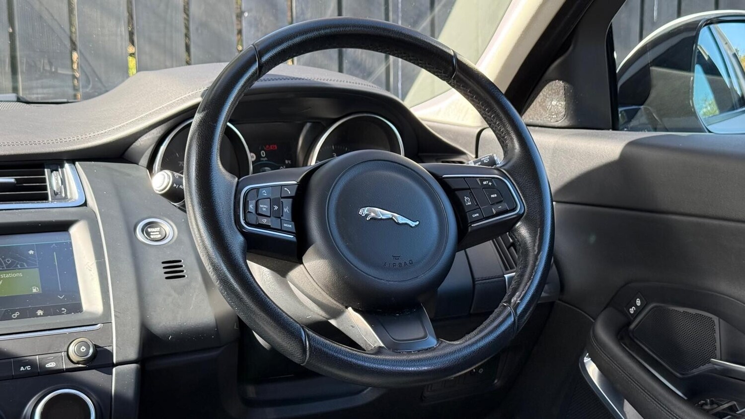 Used Jaguar E-Pace 2018 for sale - 76622935: Photo 22