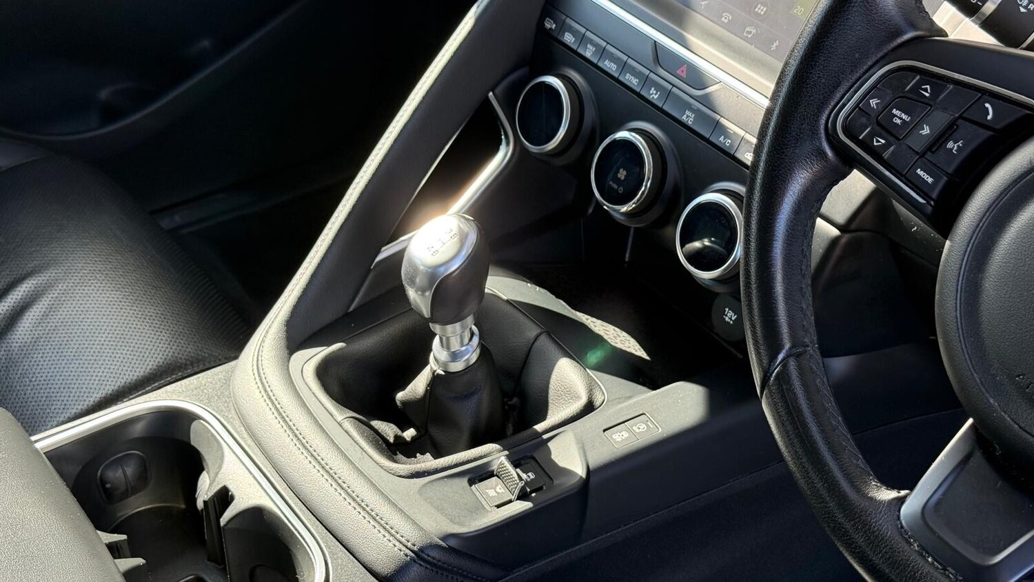 Used Jaguar E-Pace 2018 for sale - 76622935: Photo 28