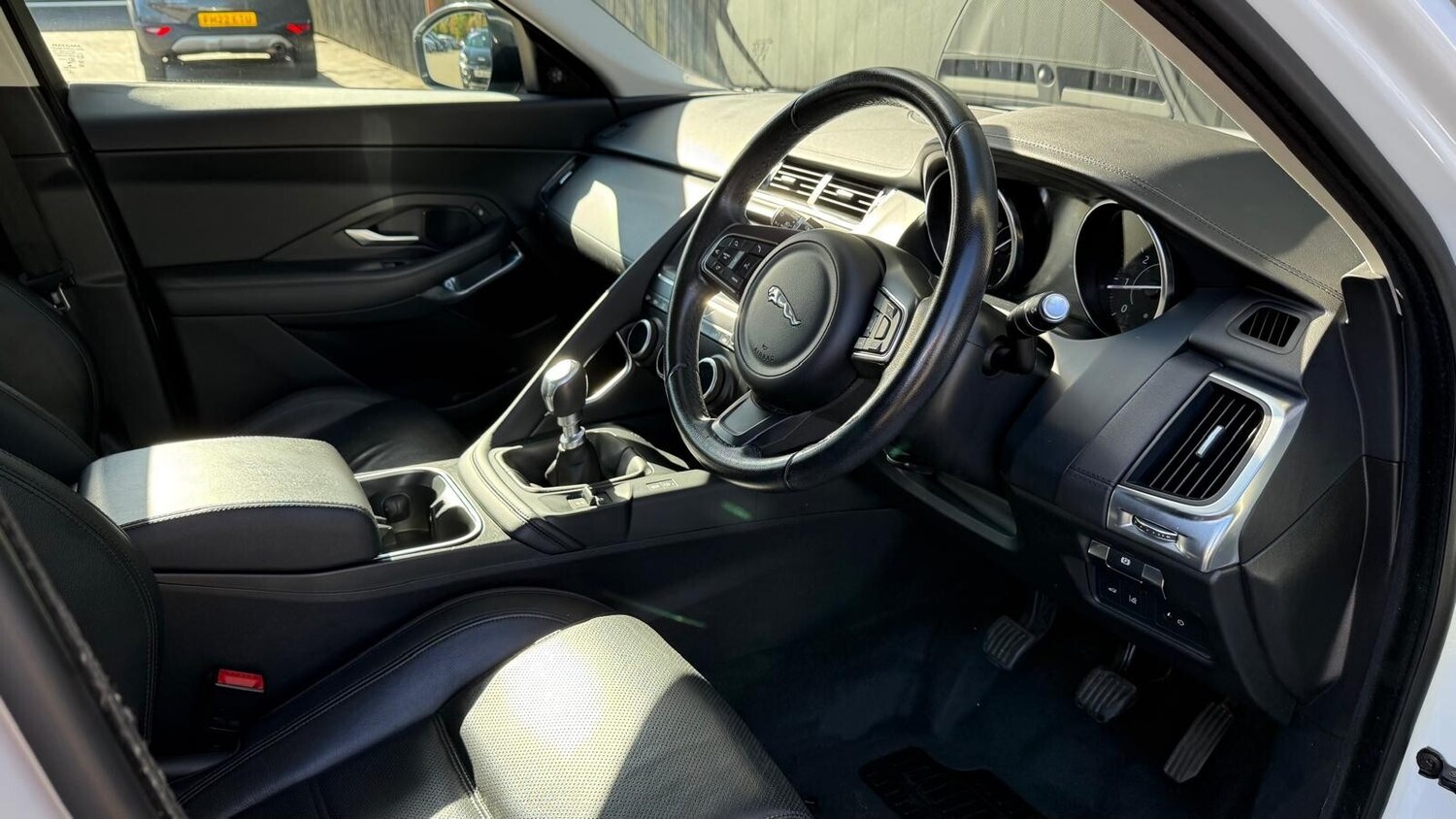 Used Jaguar E-Pace 2018 for sale - 76622935: Photo 29