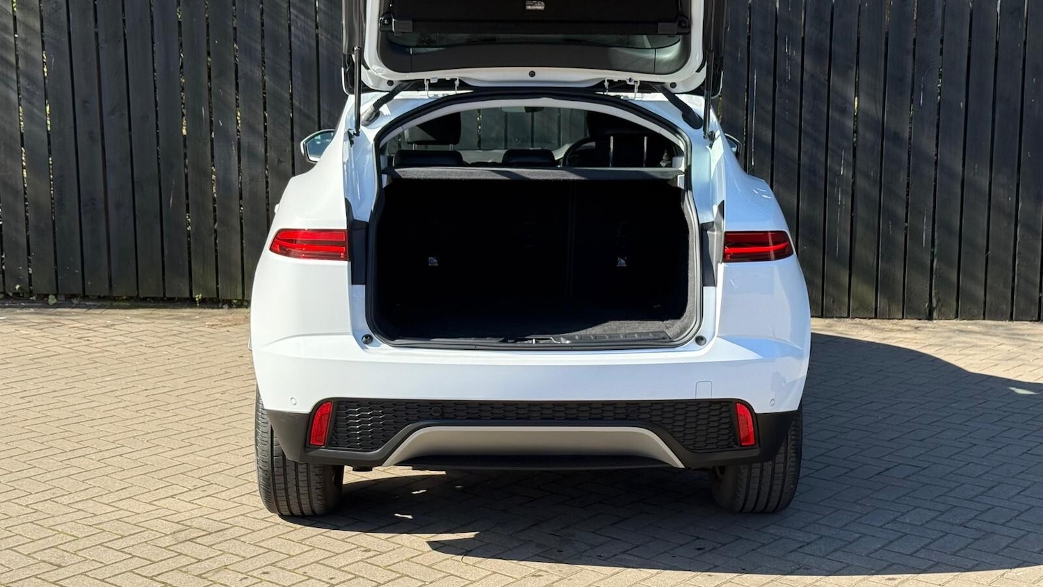 Used Jaguar E-Pace 2018 for sale - 76622935: Photo 9