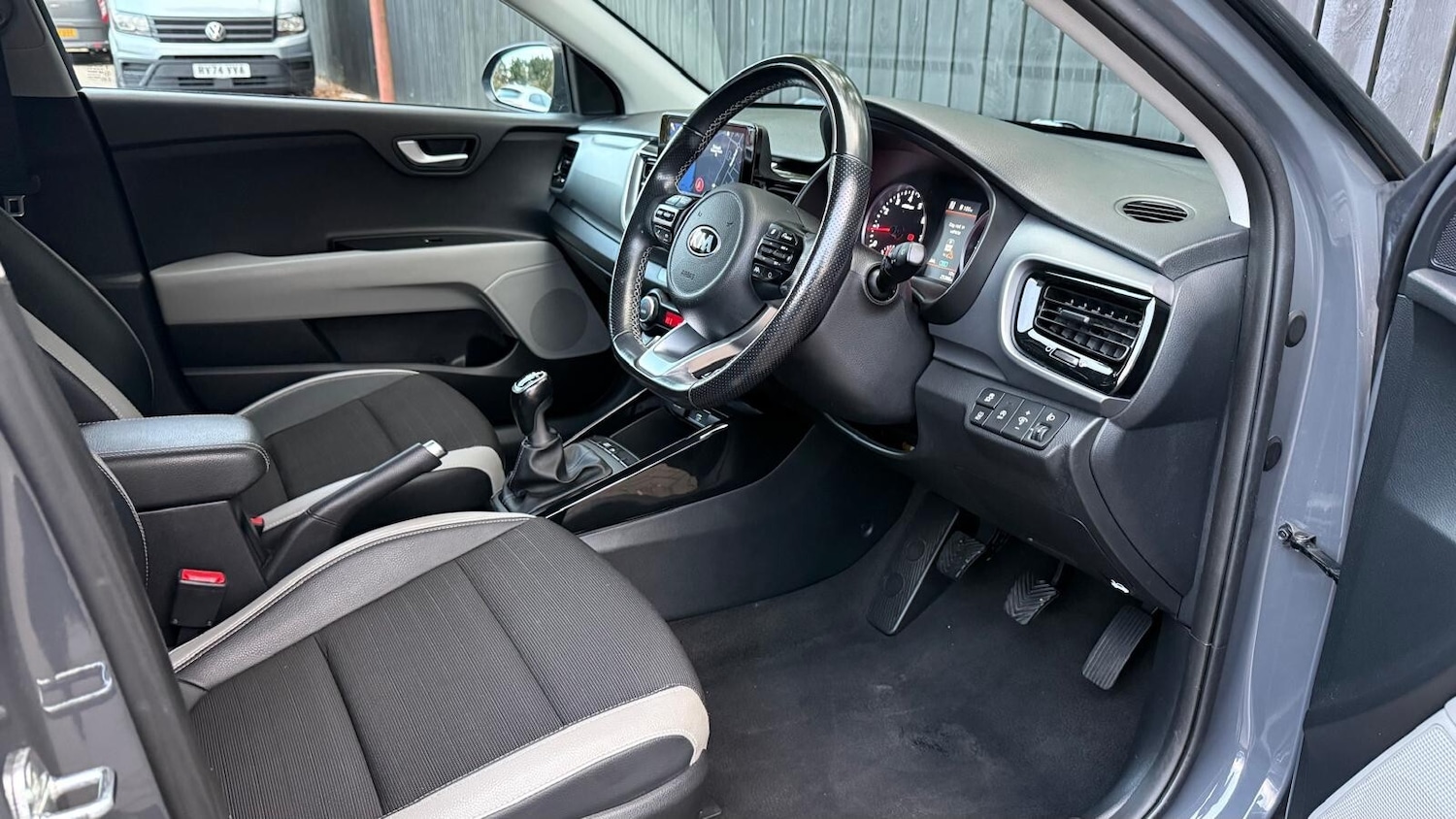 Used Kia Stonic 2021 for sale - 76623005: Photo 23