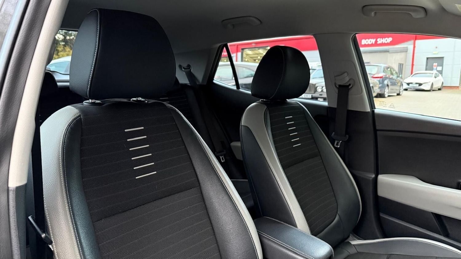 Used Kia Stonic 2021 for sale - 76623005: Photo 24