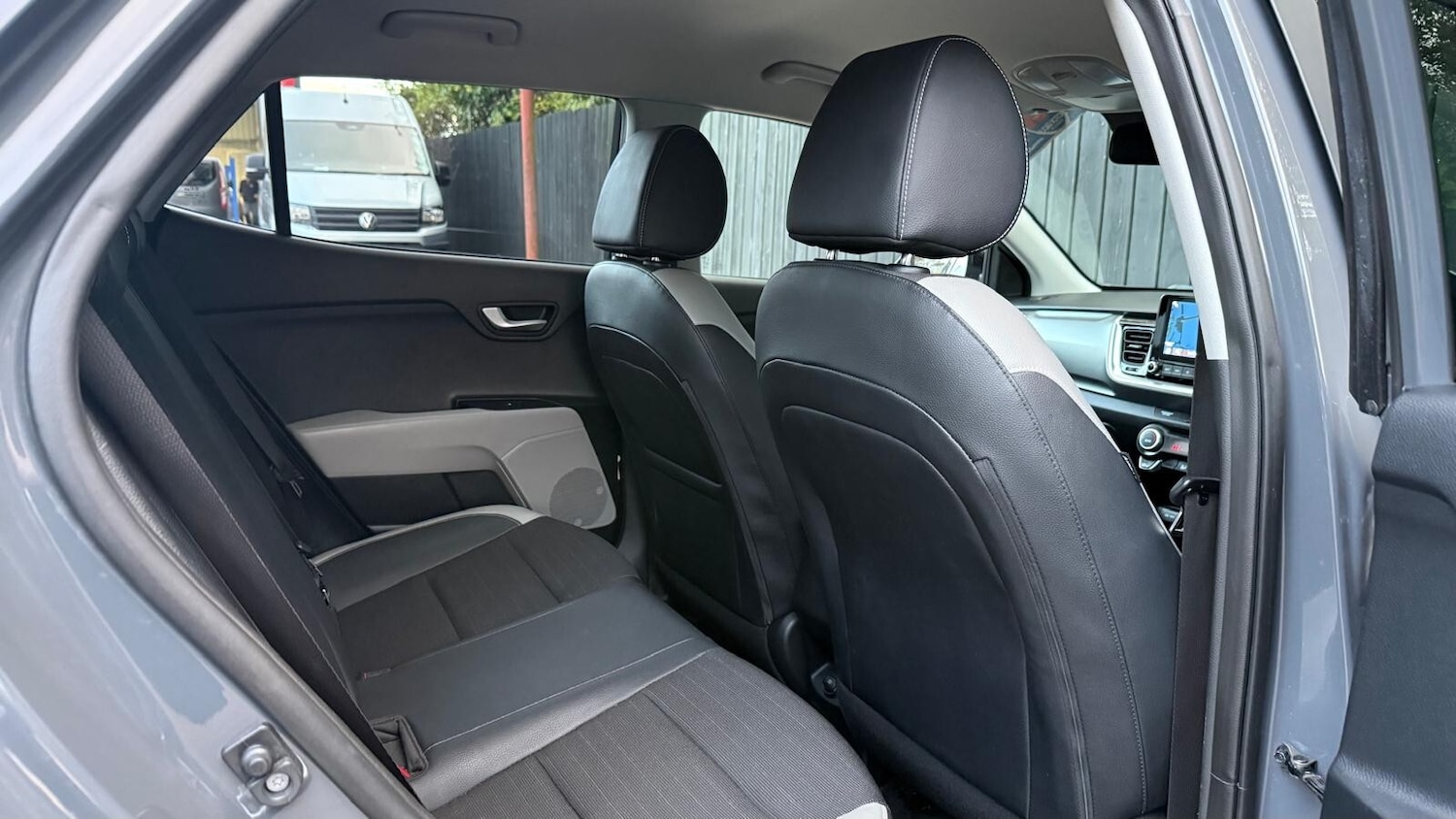 Used Kia Stonic 2021 for sale - 76623005: Photo 27