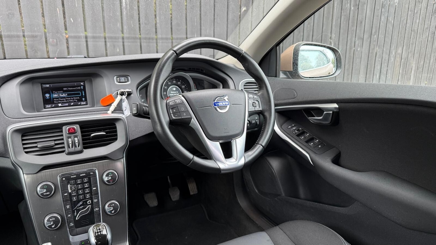 Used Volvo V40 2016 for sale - 76622950: Photo 15