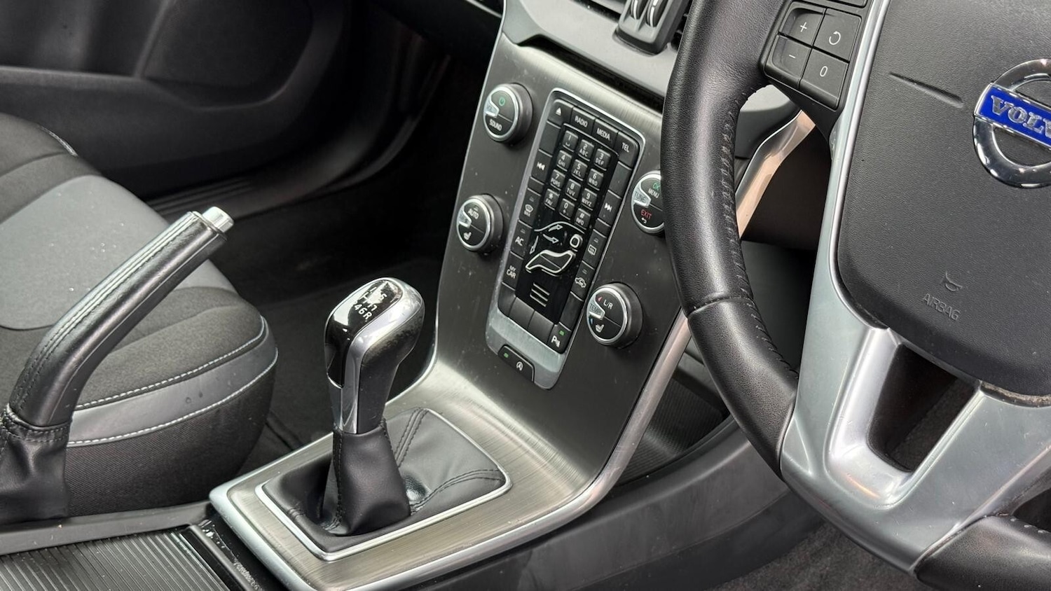 Used Volvo V40 2016 for sale - 76622950: Photo 21