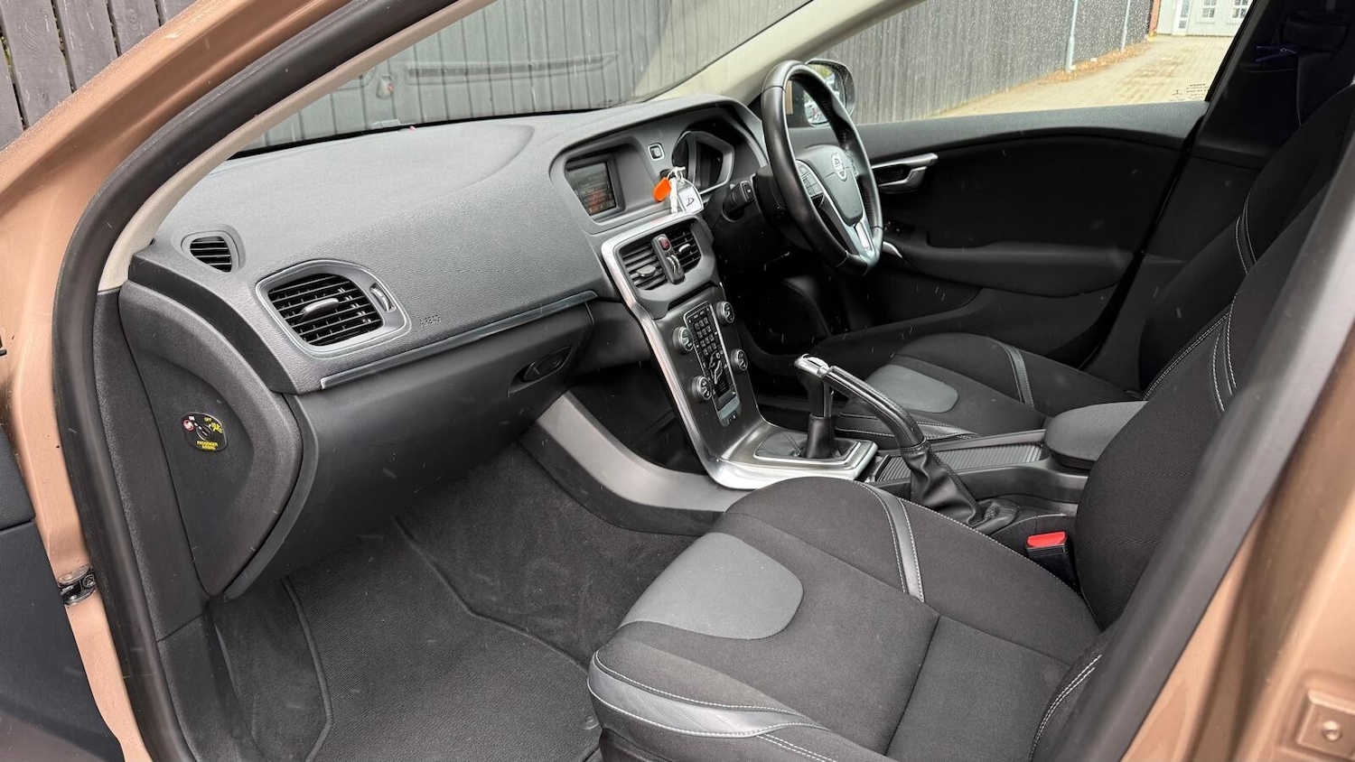 Used Volvo V40 2016 for sale - 76622950: Photo 24