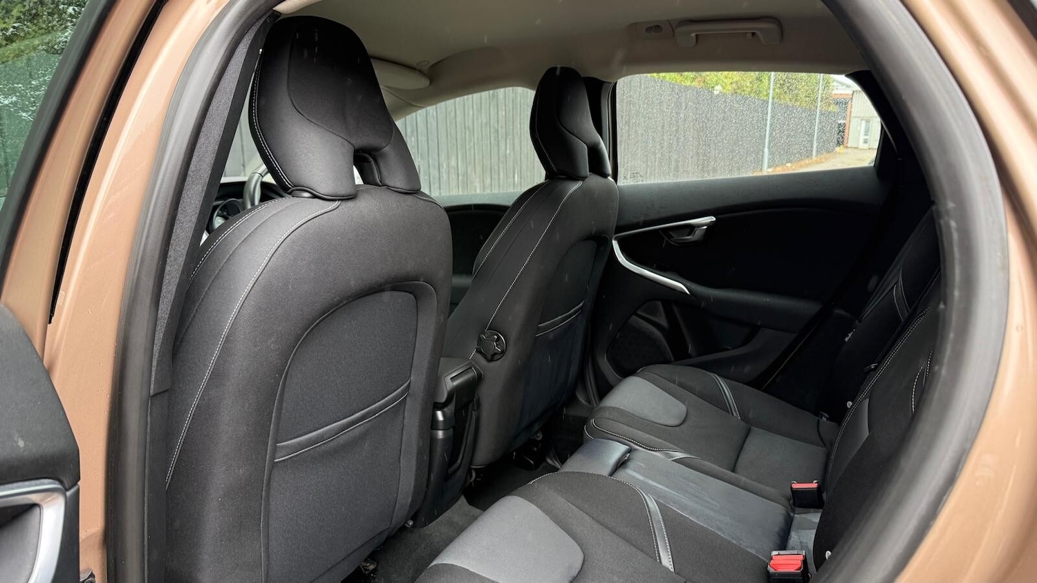 Used Volvo V40 2016 for sale - 76622950: Photo 28