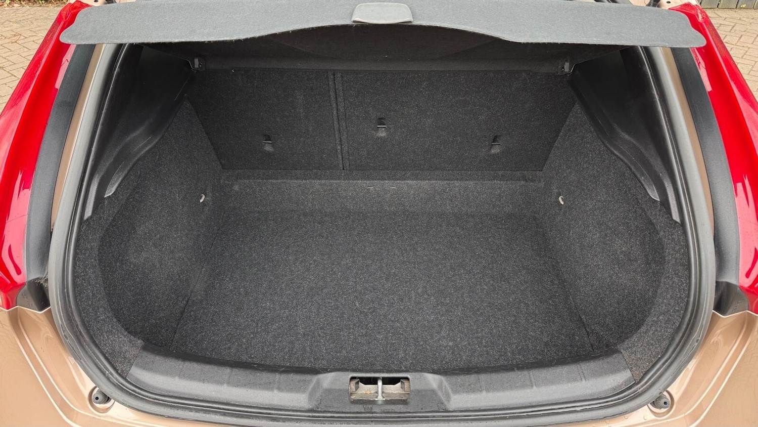 Used Volvo V40 2016 for sale - 76622950: Photo 9