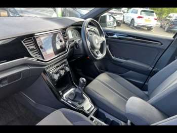 Used Volkswagen T-Roc 2021 for sale - 75345924: Photo