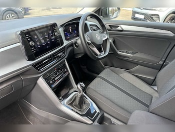 Used Volkswagen T-Roc 2022 for sale - 75345923: Photo