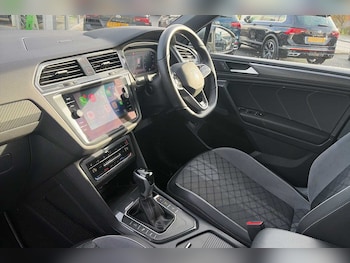 Used Volkswagen Tiguan Allspace 2023 for sale - 76438172: Photo