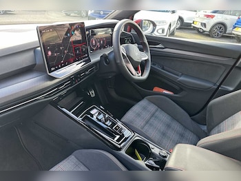 Used Volkswagen Golf 2025 for sale - 76018235: Photo