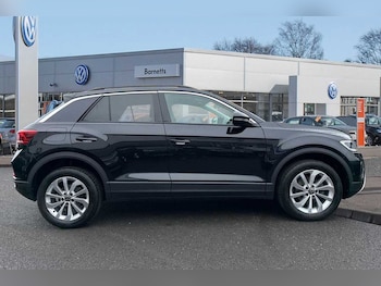 Used Volkswagen T-Roc 2025 for sale - 75542551: Photo