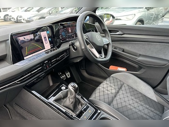 Used Volkswagen Golf 2024 for sale - 75409551: Photo