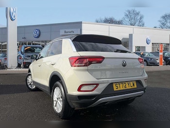 Used Volkswagen T-Roc 2023 for sale - 75910458: Photo