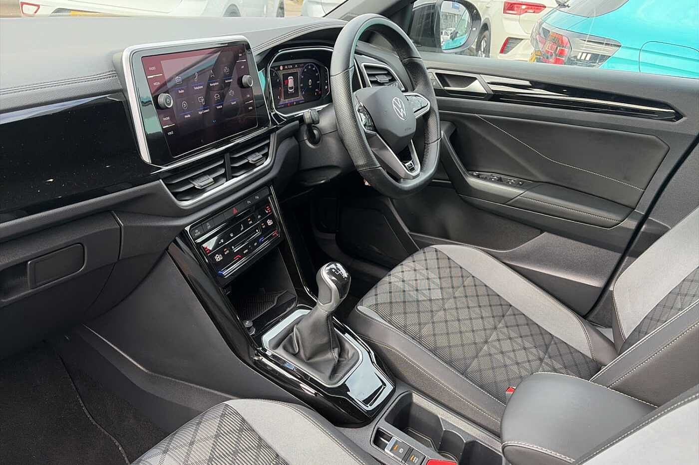 Used Volkswagen T-Roc 2022 for sale - 76208772: Photo 2