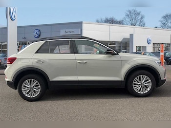 Used Volkswagen T-Roc 2022 for sale - 76208924: Photo 4
