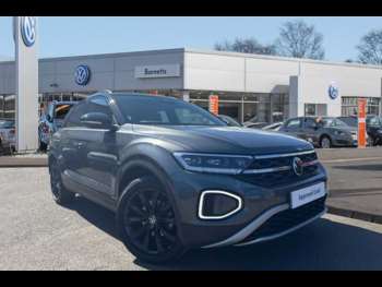 Used Volkswagen T-Roc 2023 for sale - 74689062: Photo