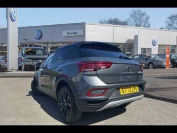 Used Volkswagen T-Roc 2023 for sale - 74689062: Photo