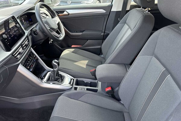 Used Volkswagen T-Roc 2022 for sale - 75345922: Photo 2