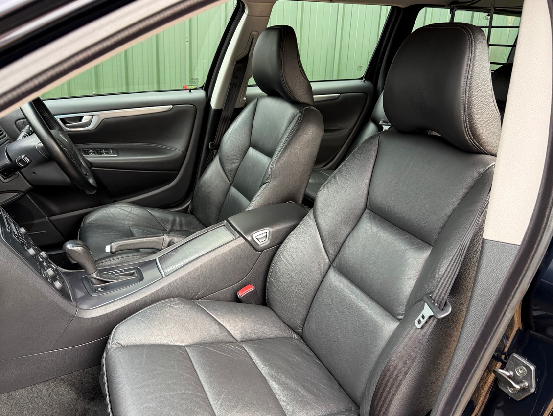 Used Volvo V70 2004 for sale - 77432899: Photo 11