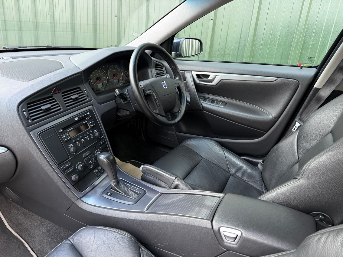 Used Volvo V70 2004 for sale - 77432899: Photo 14