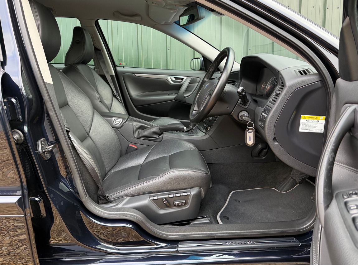 Used Volvo V70 2004 for sale - 77432899: Photo 15