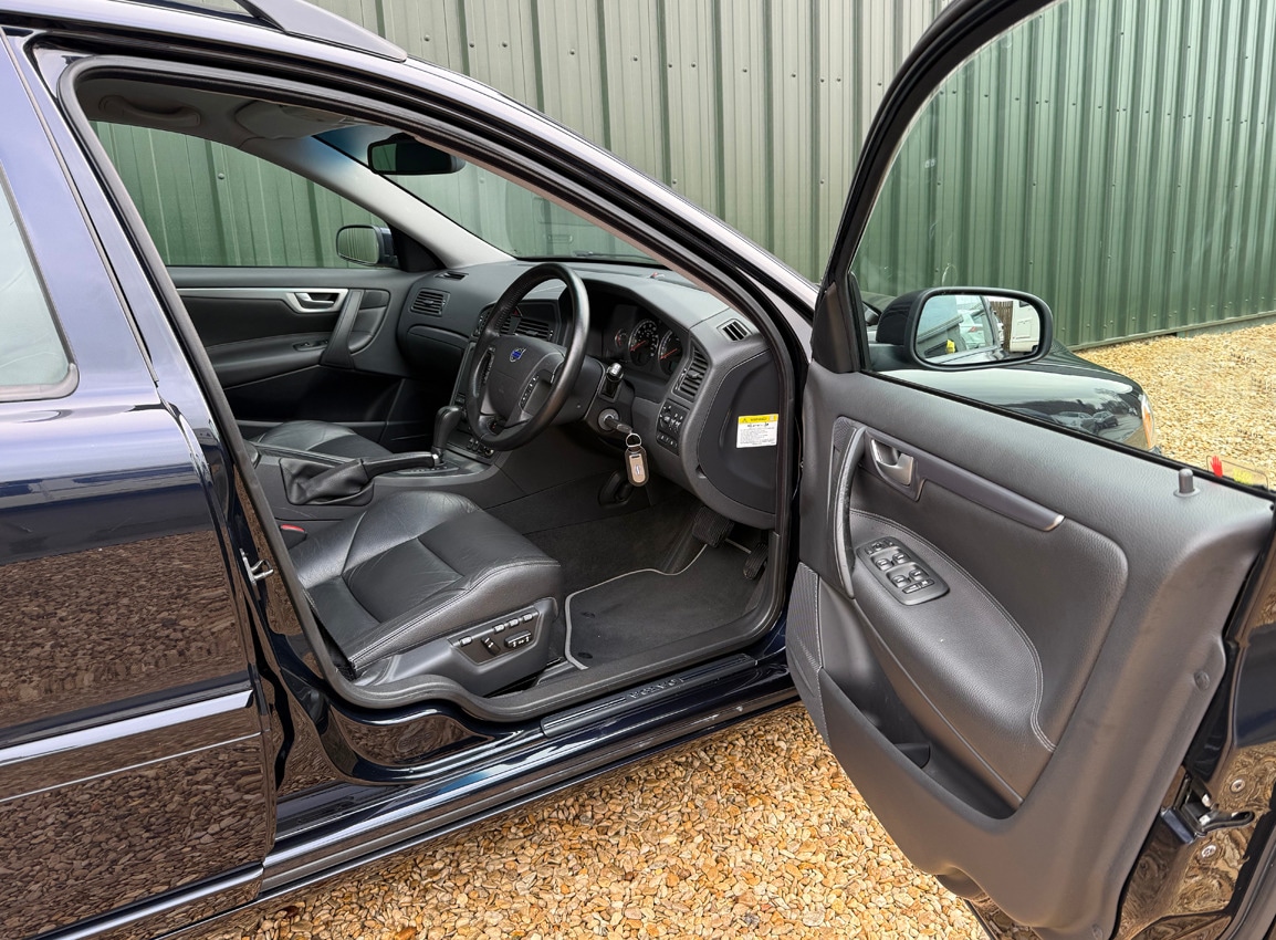 Used Volvo V70 2004 for sale - 77432899: Photo 16